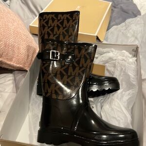 MK Rain boots